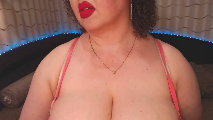 CurvyKatty40DD