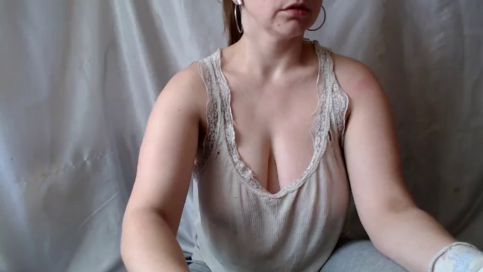 BettyGirlKiss