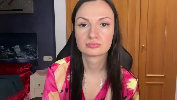 GloriaM