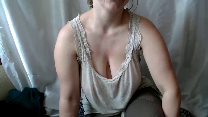 BettyGirlKiss