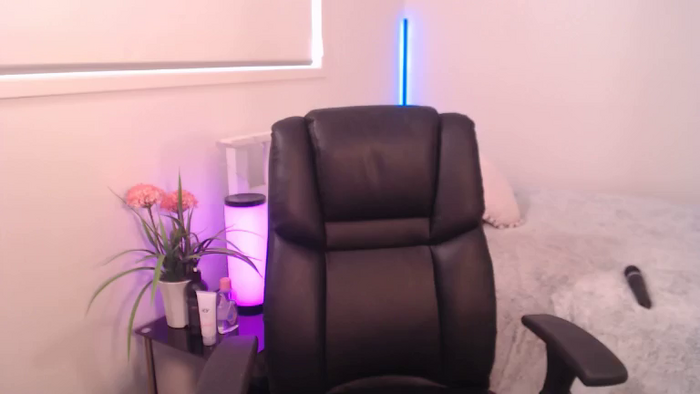 xAliciaLayne