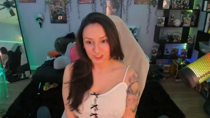 Alyx_Singer