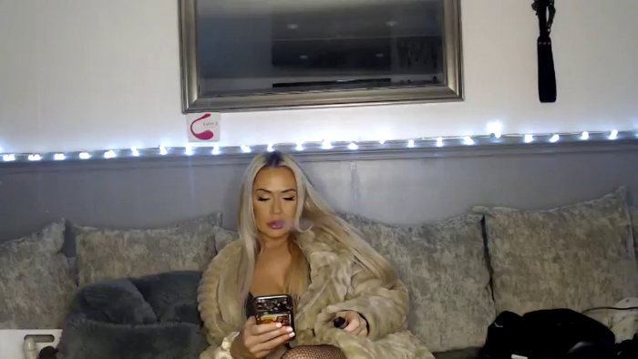 Bella_steel_official