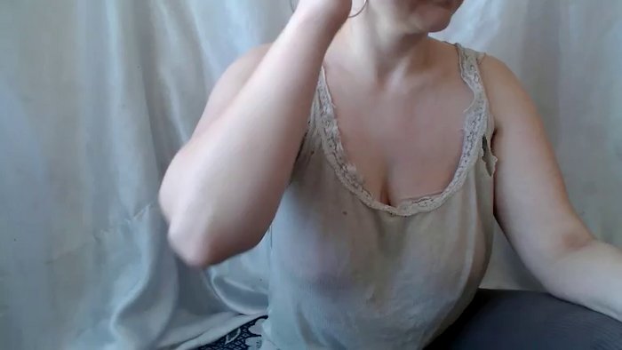 BettyGirlKiss