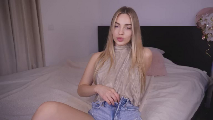 Nicole_youthfull18