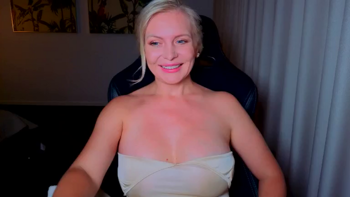 MsLindsayDevis