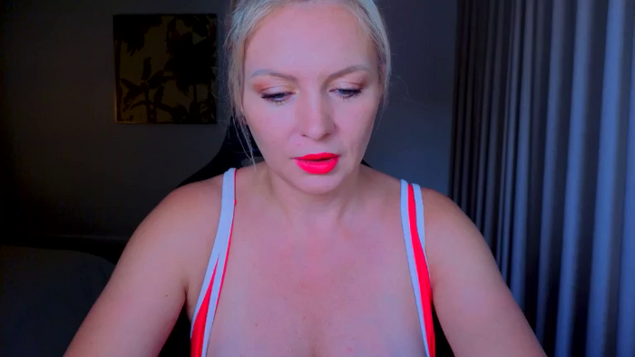 MsLindsayDevis