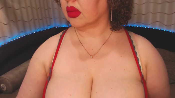 CurvyKatty40DD