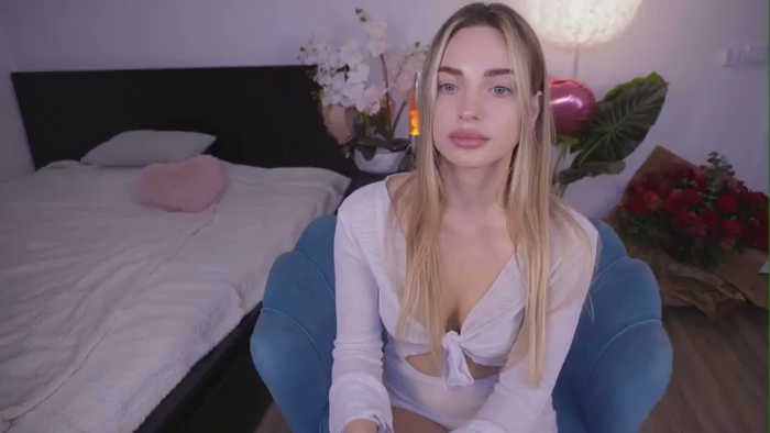 Nicole_youthfull18