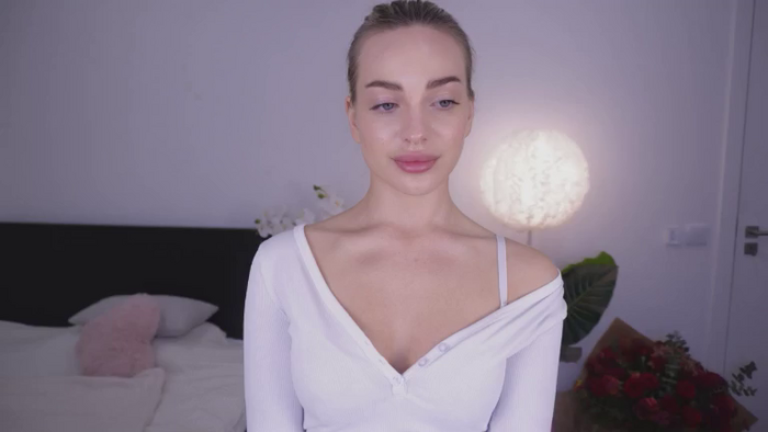 Nicole_youthfull18