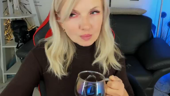 YrhotAbbyX