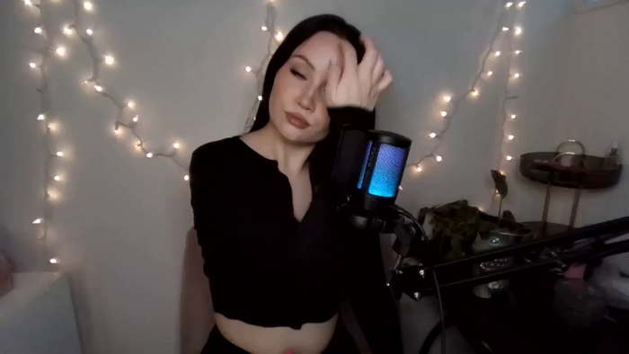 MiaHolland