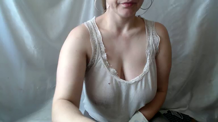 BettyGirlKiss