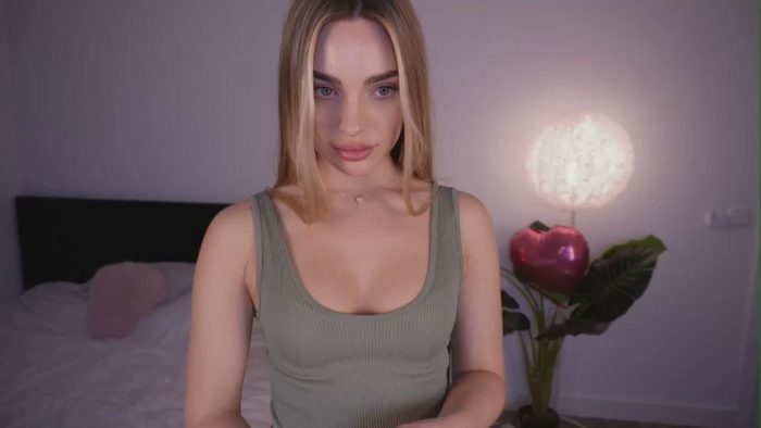 Nicole_youthfull18
