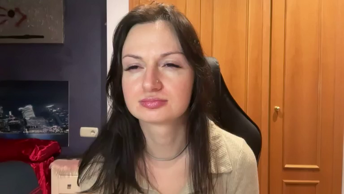 GloriaM