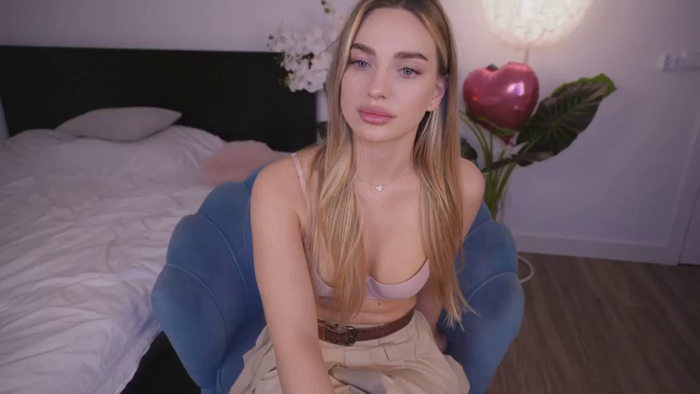 Nicole_youthfull18