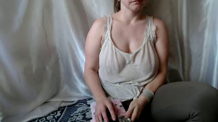 BettyGirlKiss