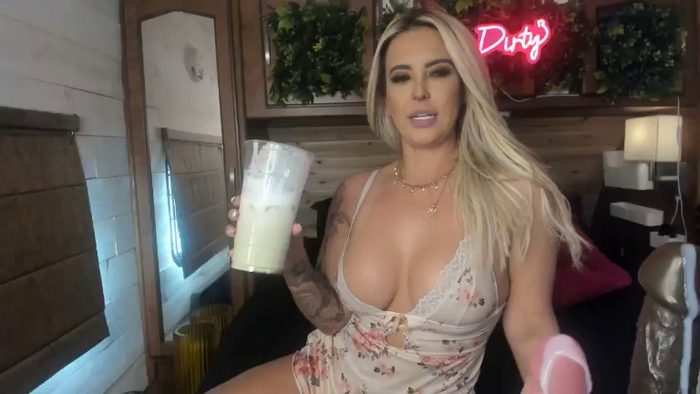 MistressNikkiSavage
