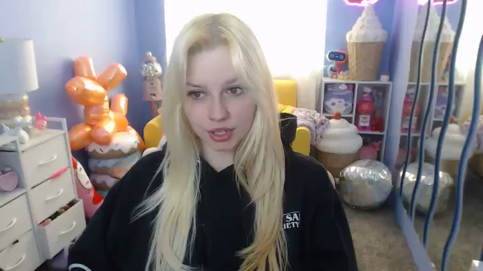 Angelina_Glass