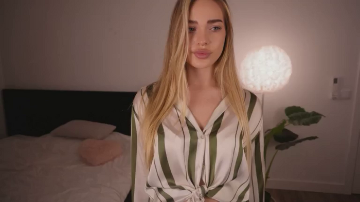 Nicole_youthfull18