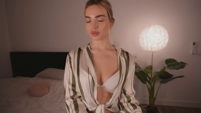 Nicole_youthfull18