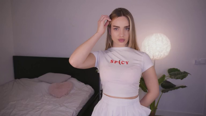 Nicole_youthfull18