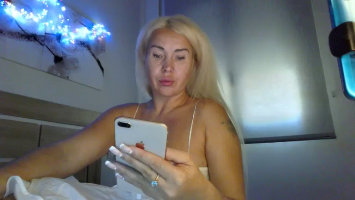 passionatekissEm