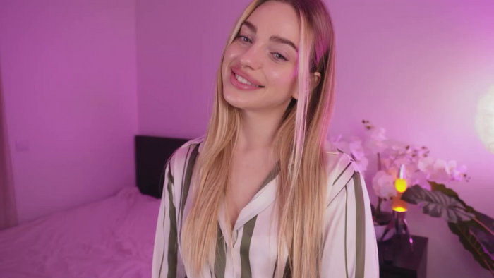 Nicole_youthfull18