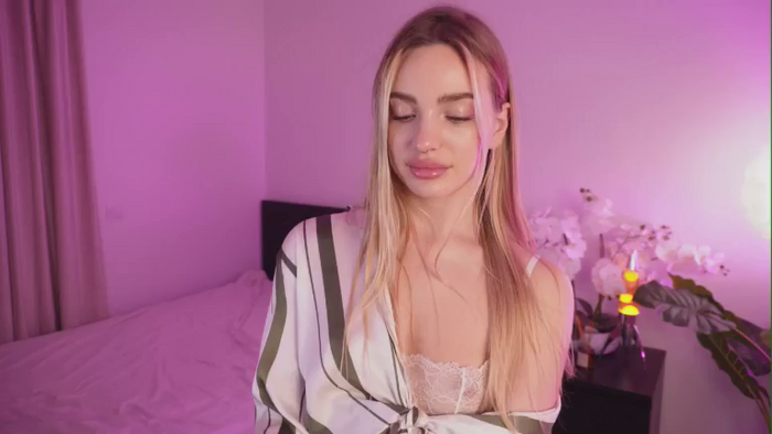 Nicole_youthfull18