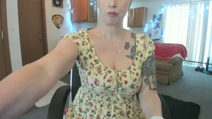 Hottyhousewife18