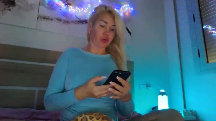 passionatekissEm