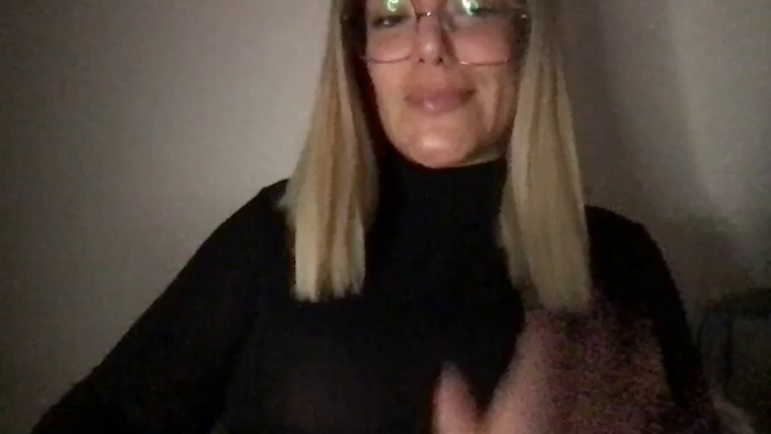 MistressLouUK