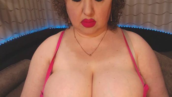 CurvyKatty40DD