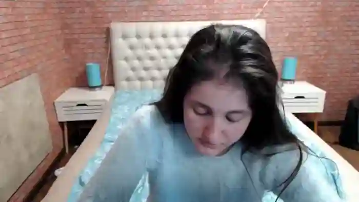 2025/04/04/streamate-holliyms-09-37-44