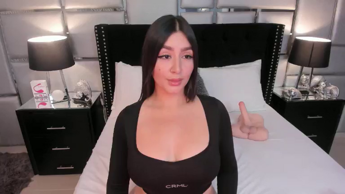 AnnieLeonii