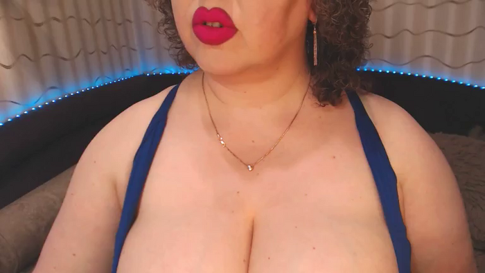 CurvyKatty40DD