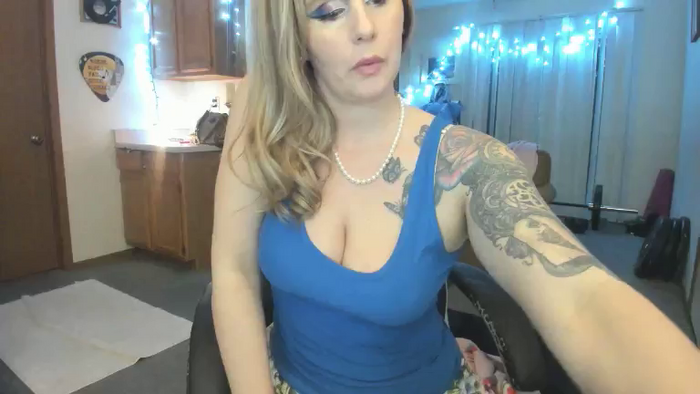 Hottyhousewife18