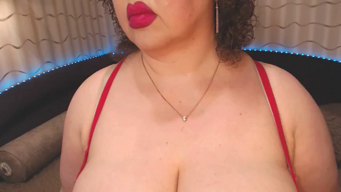 CurvyKatty40DD