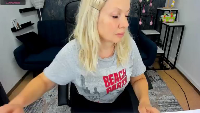 YrhotAbbyX