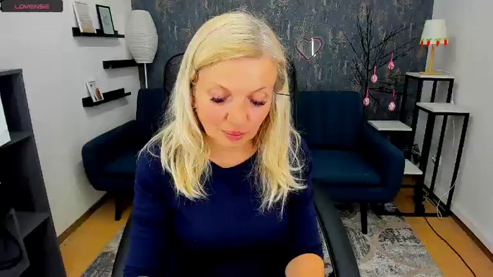 YrhotAbbyX