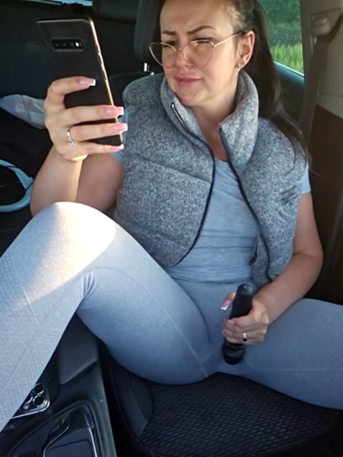 Young_hot_mom