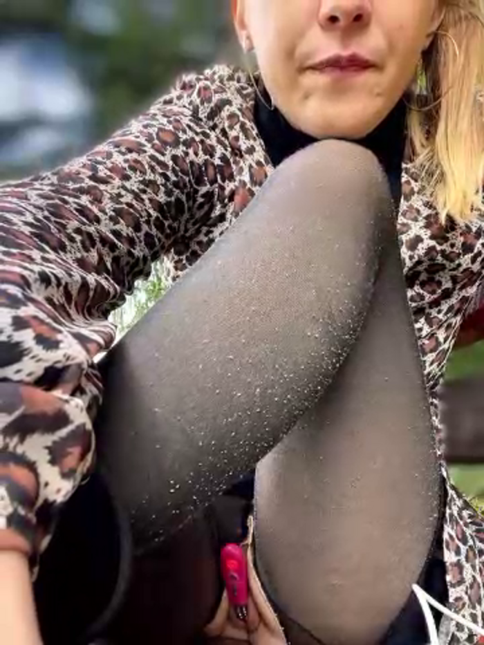 Risky_girl23