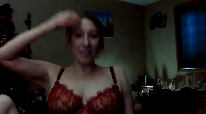 lilyhornyhousewife