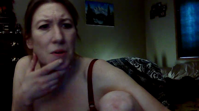lilyhornyhousewife