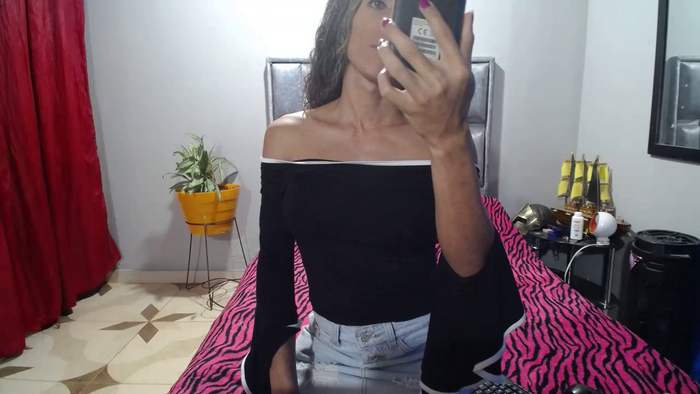 Nadia_Monroe
