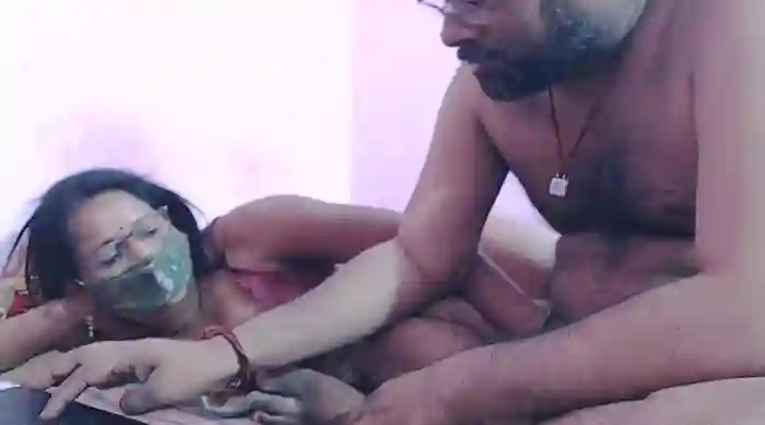 2024/04/28/stripchat-radhika4cpl-13-39-06