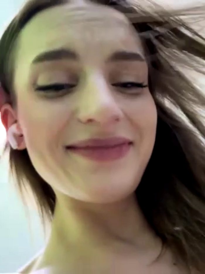 -AngelAri-
