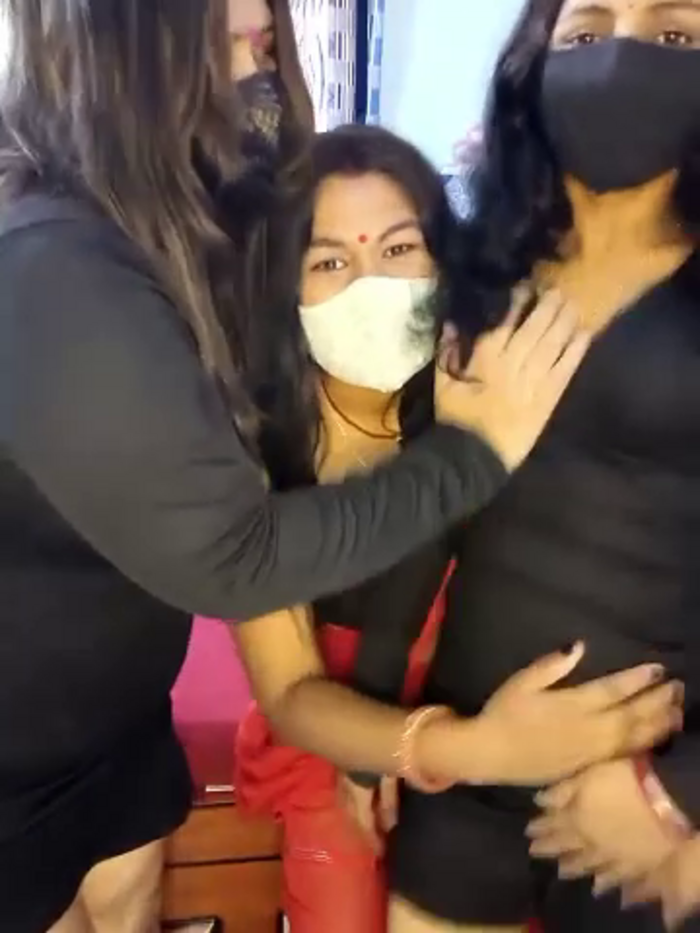 Indian_hotmilfs