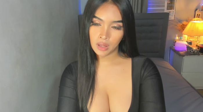 PrettyYoungHugeCockTS