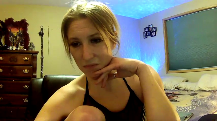 lilyhornyhousewife